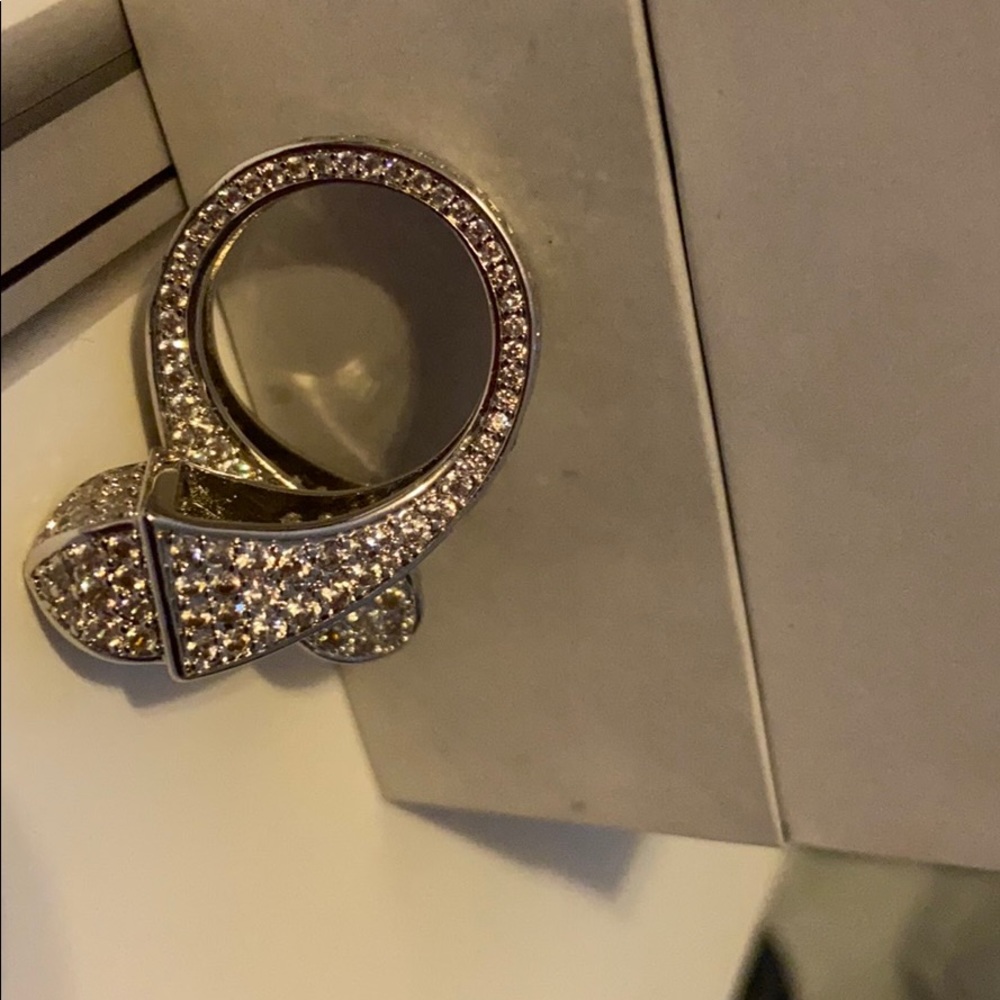 Beautiful Diamond Statement Ring - image 4